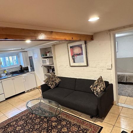 First Floor One Bedroom Apartment With Full Kitchen & Bath Washington Exterior foto