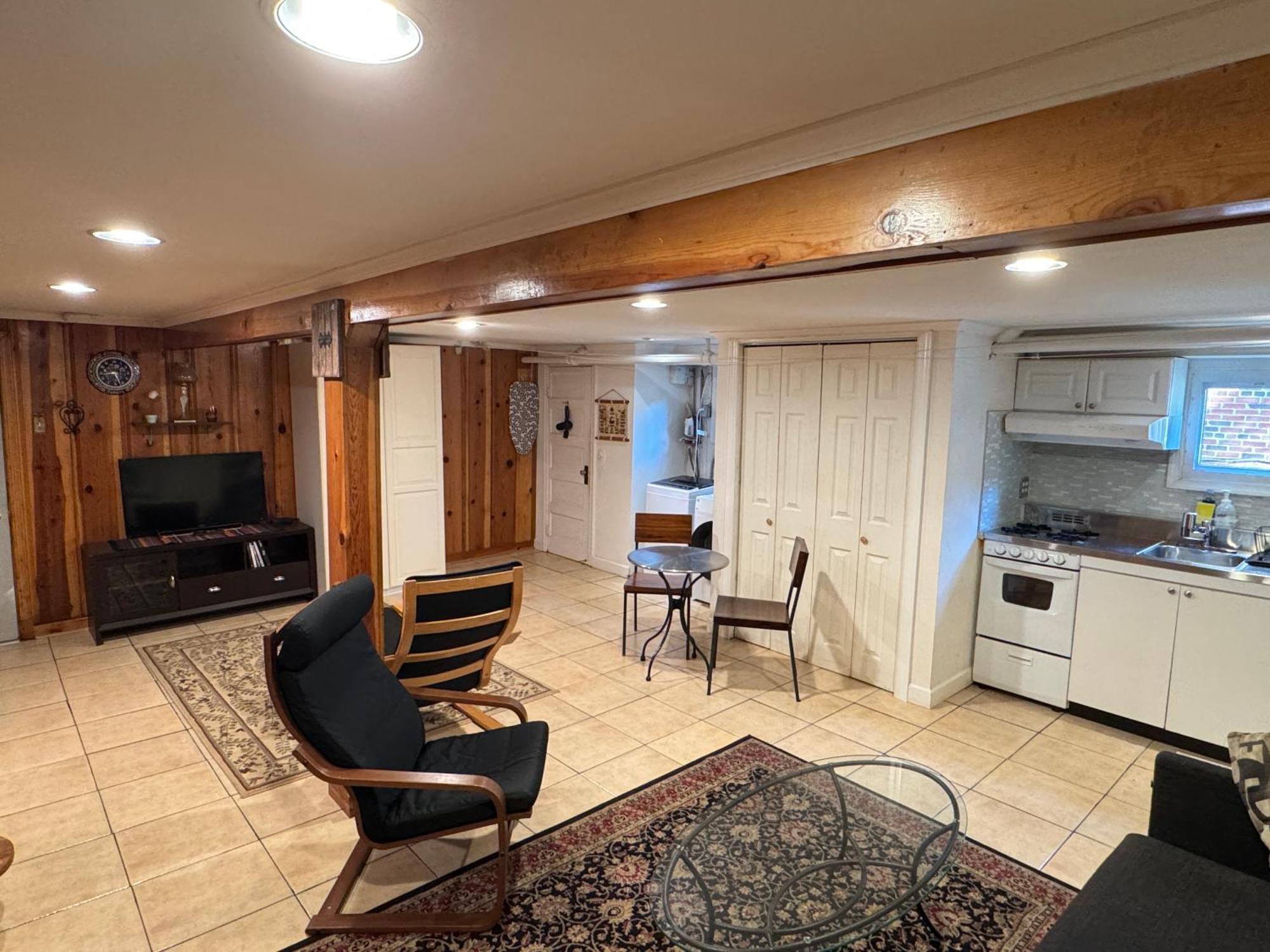 First Floor One Bedroom Apartment With Full Kitchen & Bath Washington Exterior foto